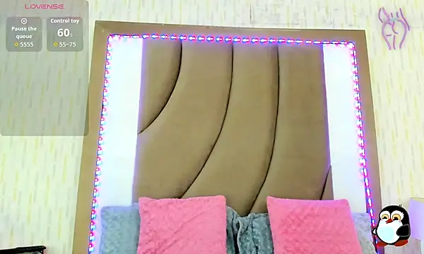 Snapshot of ThyaraJhons chatting on September 16, 2025, 11:55 am ThyaraJhons online show from September 16, 2025, 11:55 am