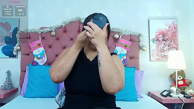 Snapshot of ThyaraJhons chatting on December 5, 2025, 12:15 pm ThyaraJhons online show from December 5, 2025, 12:15 pm