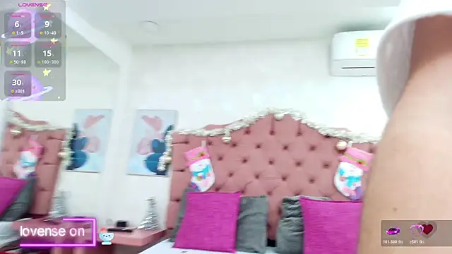 Snapshot of ThyaraJhons chatting on December 19, 2025, 12:07 pm ThyaraJhons online show from December 19, 2025, 12:07 pm