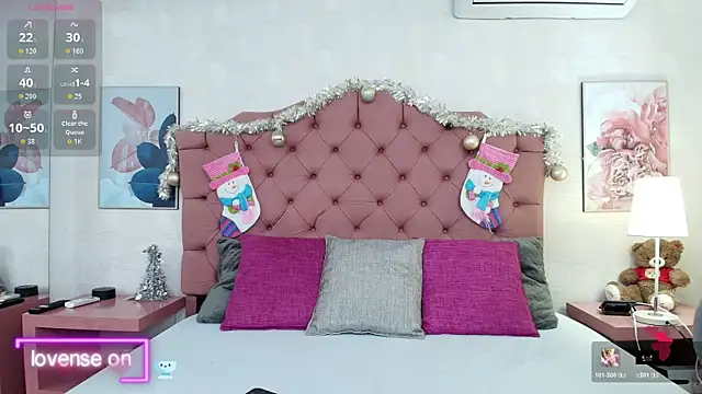 Snapshot of ThyaraJhons chatting on December 20, 2025, 12:08 pm ThyaraJhons online show from December 20, 2025, 12:08 pm