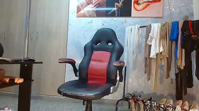 Samantabrown  online show from February 16, 2026, 11:20 am