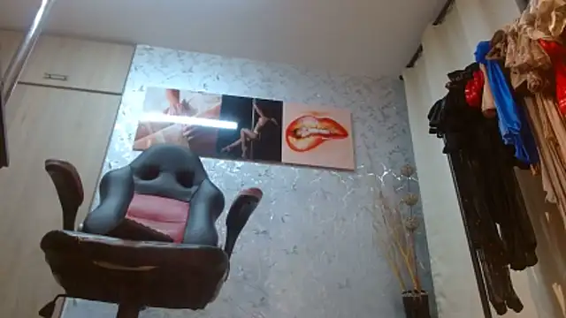 Samantabrown  online show from February 12, 2026, 11:10 am