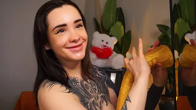 EvaCanton online show from February 9, 2026, 2:09 am