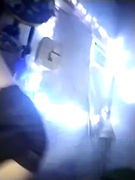 The-quee22 online show from September 28, 2025, 6:37 pm