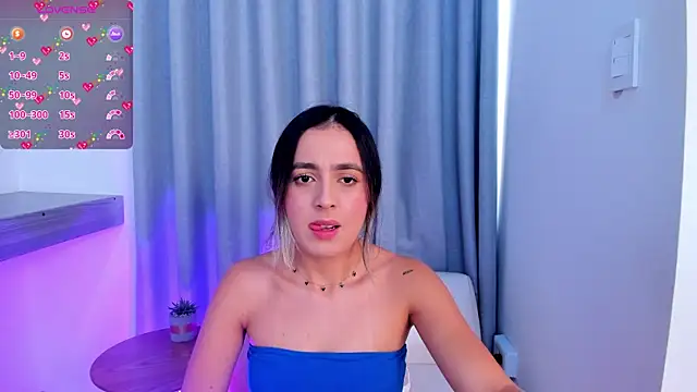Lucyortiz  online show from February 19, 2025, 7:05 pm
