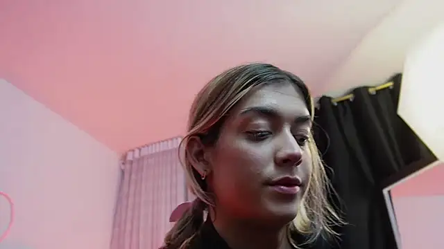 tay ler3 online show from February 18, 2025, 11:08 pm