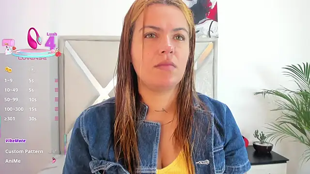 Snapshot of Alexandra_Torress chatting on January 16, 2026, 12:53 pm Alexandra Torress online show from January 16, 2026, 12:53 pm