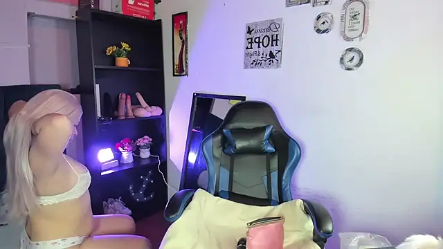 Amy hoy69 online show from October 9, 2025, 3:18 am