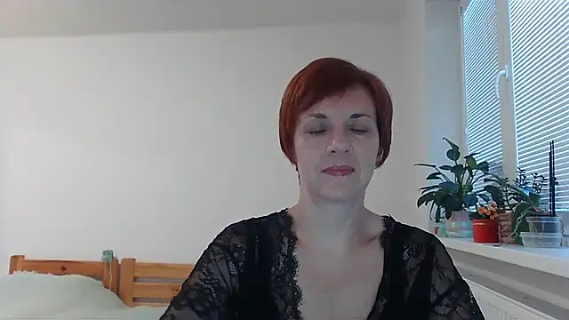 LoraLoraMay online show from September 8, 2025, 5:01 pm