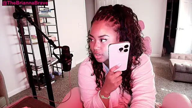 Snapshot of BriannaBrave chatting on July 26, 2026, 9:21 pm BriannaBrave online show from July 26, 2026, 9:21 pm