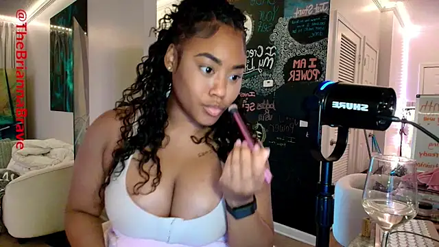 Snapshot of BriannaBrave chatting on June 26, 2026, 11:32 pm BriannaBrave online show from June 26, 2026, 11:32 pm