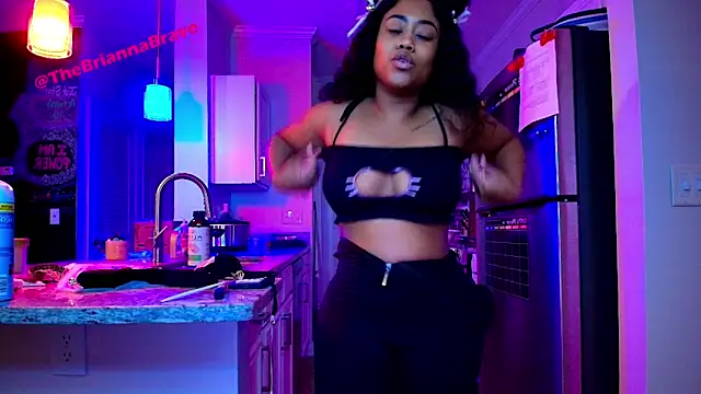 Snapshot of BriannaBrave chatting on October 17, 2025, 1:20 am BriannaBrave online show from October 17, 2025, 1:20 am