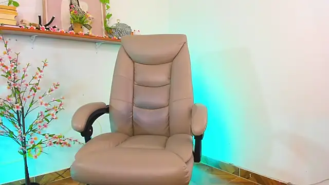 Chanelll Taylorr  online show from April 1, 2026, 6:59 am