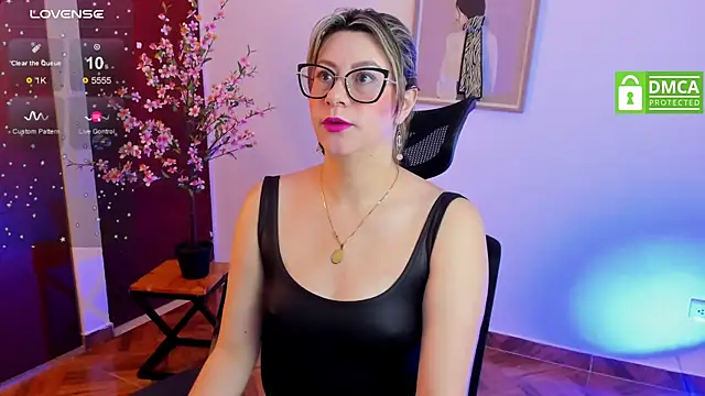 Chanelll Taylorr  online show from March 12, 2025, 1:08 pm