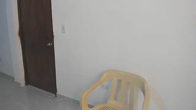 Chanelll Taylorr  online show from April 4, 2026, 9:05 am