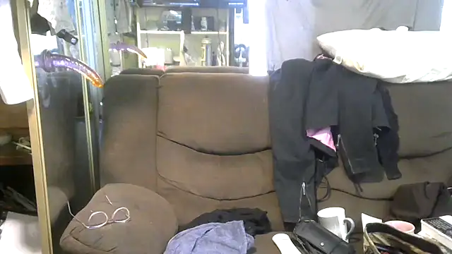 Snapshot of SassyCrystal77 chatting on February 28, 2026, 9:36 pm SassyCrystal77 online show from February 28, 2026, 9:36 pm