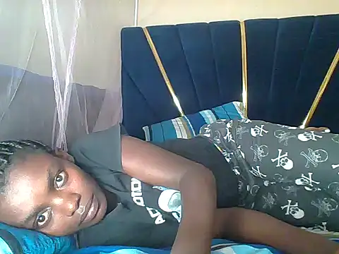 Snapshot of awino001 chatting on September 24, 2025, 9:10 pm awino001 online show from September 24, 2025, 9:10 pm