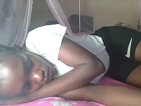 Snapshot of awino001 chatting on September 15, 2025, 4:46 am awino001 online show from September 15, 2025, 4:46 am