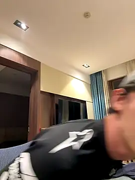 1a1a1alll online show from November 7, 2025, 5:50 pm