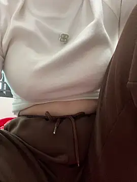 Milk Mom99 online show from February 12, 2026, 8:14 am