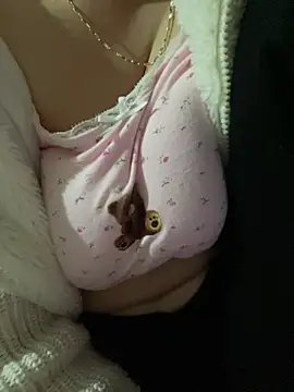 Milk Mom99 online show from February 24, 2025, 9:21 am