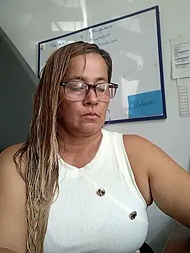 Snapshot of natally_ross21 chatting on June 11, 2026, 2:14 pm natally ross21 online show from June 11, 2026, 2:14 pm