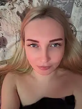 Snapshot of Aleksandrakis chatting on June 3, 2026, 11:33 am Aleksandrakis online show from June 3, 2026, 11:33 am
