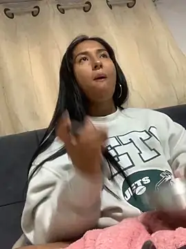 luna asss online show from September 24, 2025, 1:39 pm