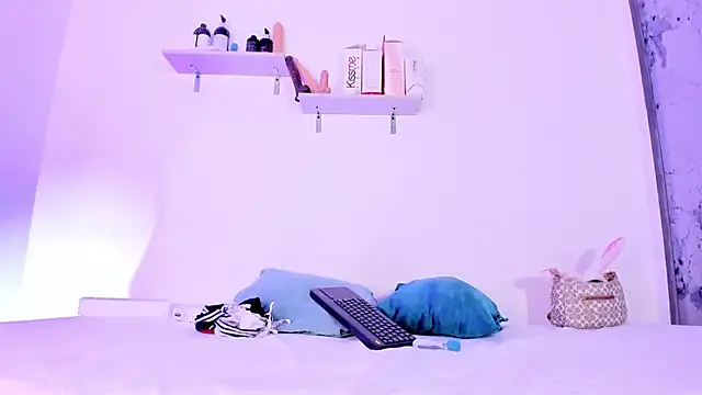 Kim Baker1 online show from October 28, 2025, 8:08 pm