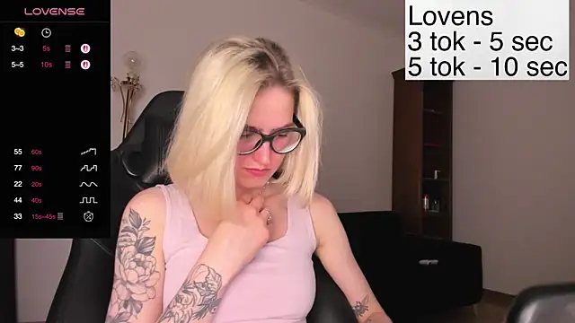 Sexy Sweets online show from November 6, 2025, 4:44 pm