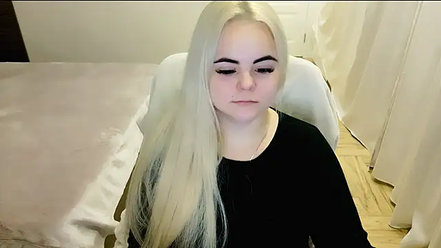 lovely-eyes online show from February 28, 2025, 2:42 am