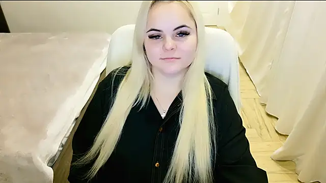 lovely-eyes online show from February 11, 2025, 8:42 pm