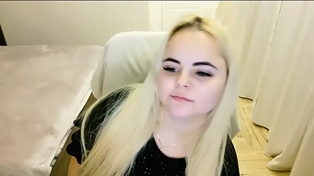 lovely-eyes online show from February 15, 2025, 3:52 am