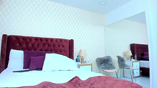 NaiaRosse online show from February 28, 2025, 10:28 pm