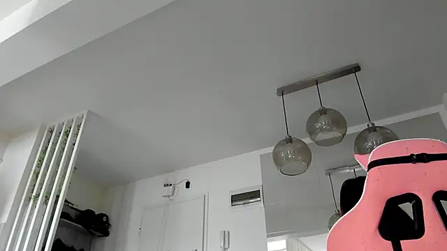 IreneVON online show from September 20, 2025, 1:27 pm