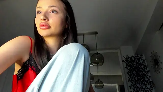 IreneVON online show from March 18, 2025, 3:22 pm