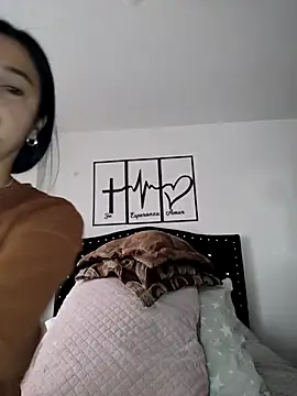 EimyParker  online show from September 28, 2025, 2:13 pm