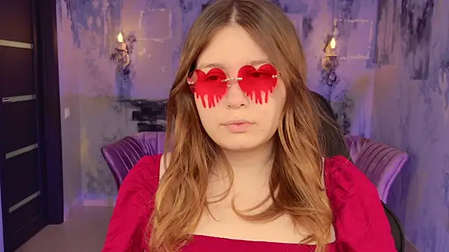 FioraMarmoris online show from October 9, 2025, 1:44 pm