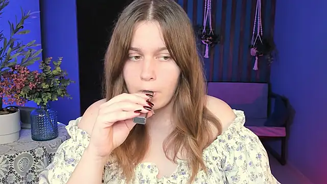 FioraMarmoris online show from September 20, 2025, 9:58 am