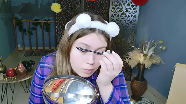 FioraMarmoris online show from March 9, 2025, 8:18 am