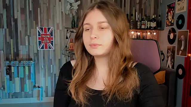 FioraMarmoris online show from November 27, 2025, 1:11 pm