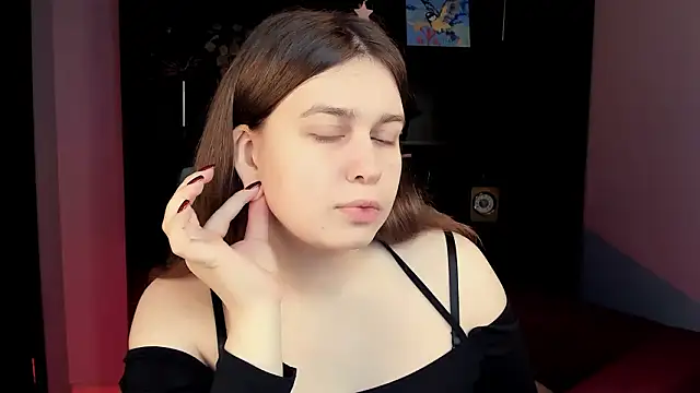 FioraMarmoris online show from February 1, 2026, 7:39 am