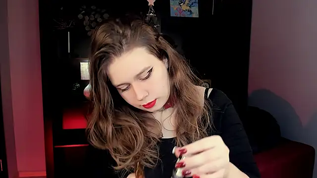 FioraMarmoris online show from February 5, 2026, 2:02 pm