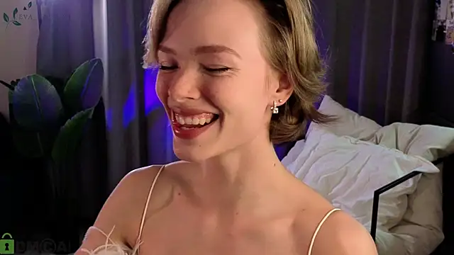 Eva Natsumi online show from September 10, 2025, 4:17 pm