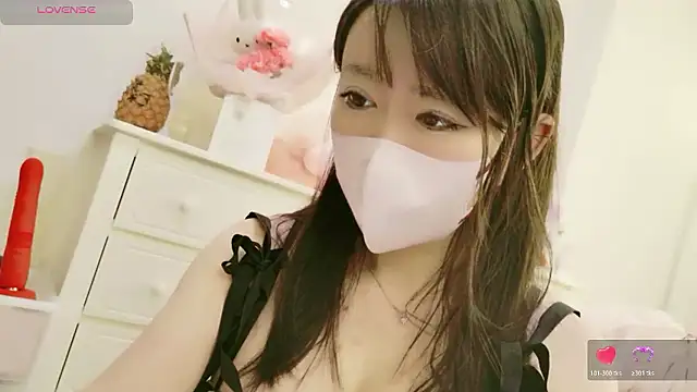 maii- online show from April 18, 2026, 9:04 pm