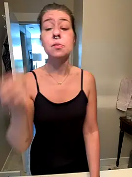 sophielove888 online show from September 15, 2025, 6:19 pm