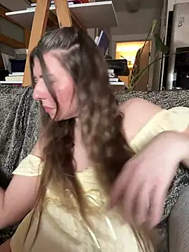 sophielove888 online show from April 19, 2026, 6:10 pm