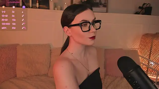 UnaMedison online show from April 10, 2026, 10:22 am