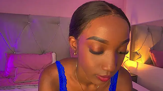 FiorelaLenin online show from March 17, 2026, 6:33 pm