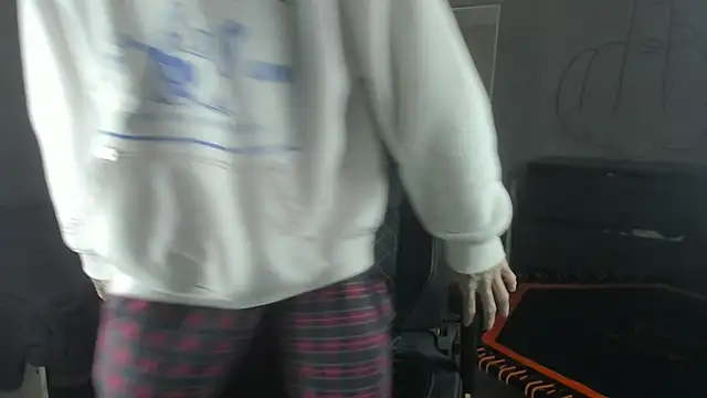 MasonWarholl online show from October 2, 2025, 4:10 pm